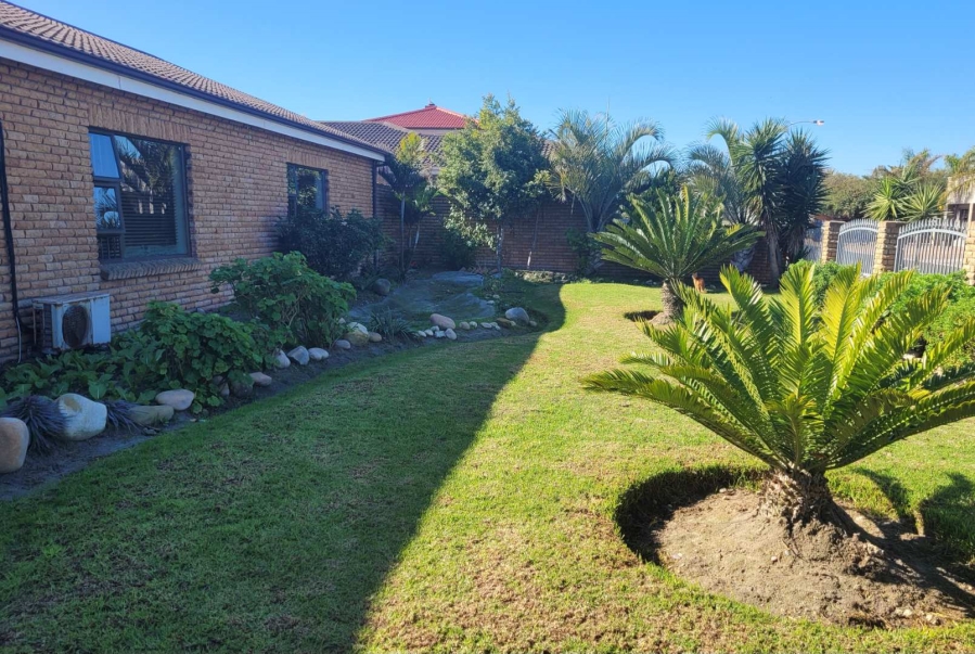 5 Bedroom Property for Sale in Goodwood Park Western Cape